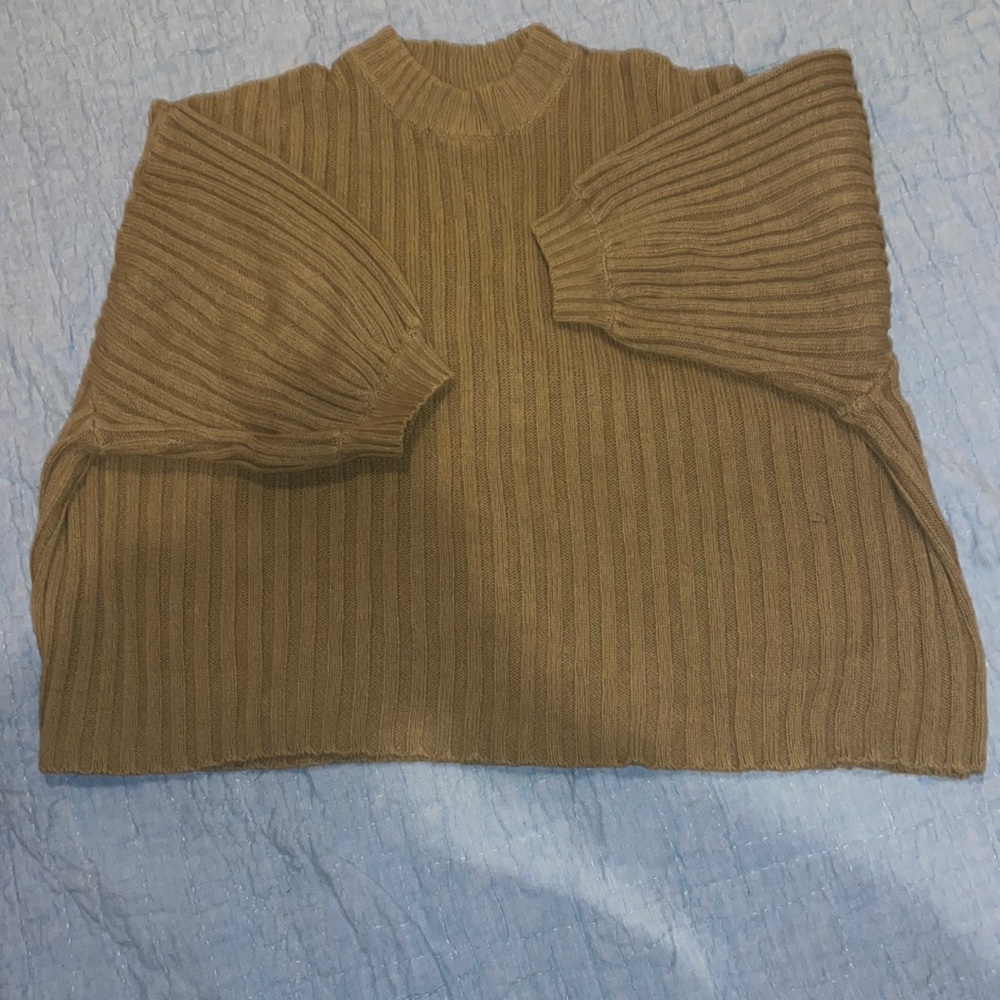 Women’s green urban outfitters sweater